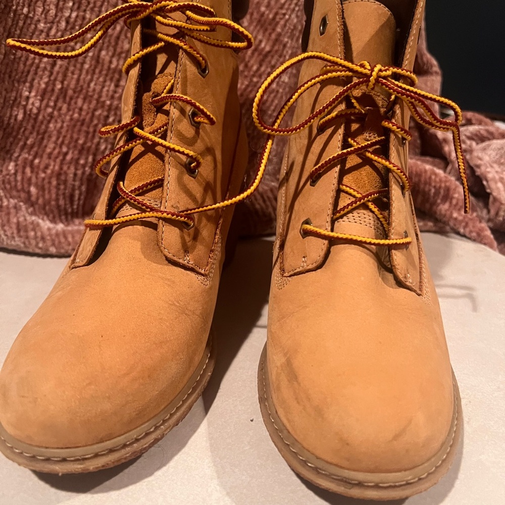 Timberland Brown Lace-Up Ankle Booties